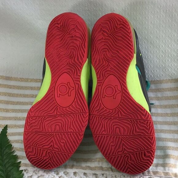 Nike KD Kevin Durant Youth Trainers In “Carnival Jade” - Picture 13 of 16